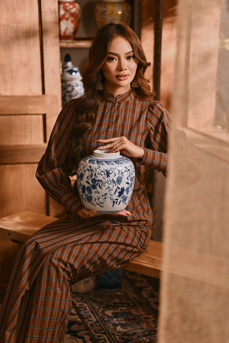 The Hariri Women Mandarin Collar Blouse - Copper Grid