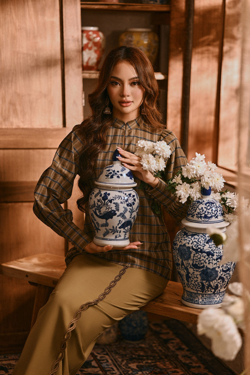 The Hariri Women Mandarin Collar Blouse - Sunleaf Grid