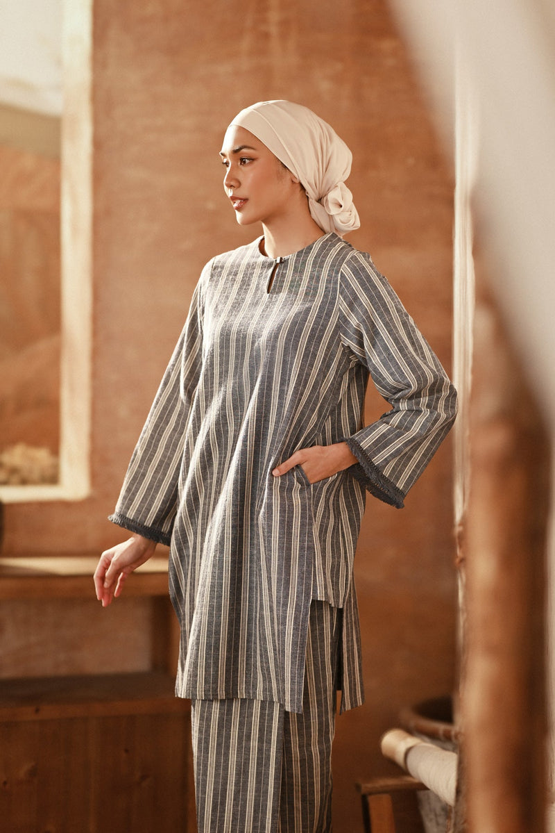 The Asal Kita Women Pesak Kurung Top - Denimline