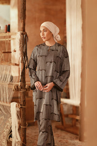 The Asal Kita Women Pesak Kurung Top - Akar