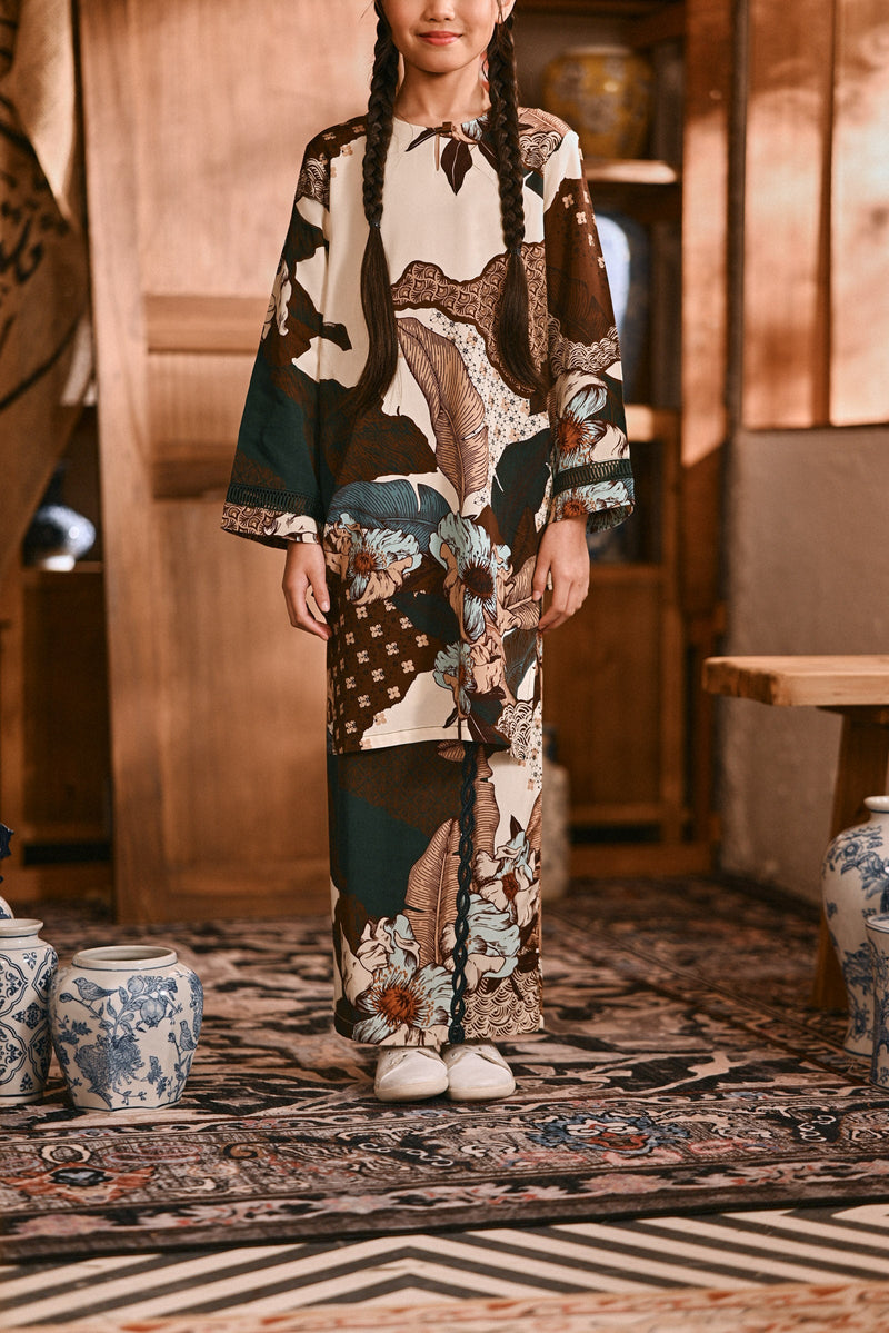 The Hariri Broderie Skirt - Amazon