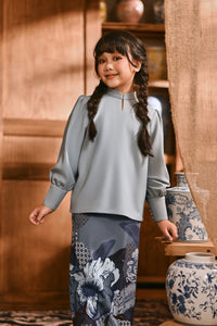 The Hariri Mandarin Collar Blouse - Silver Blue