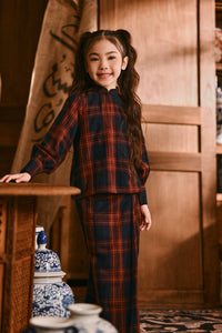 The Hariri Mandarin Collar Blouse - Garnet Square