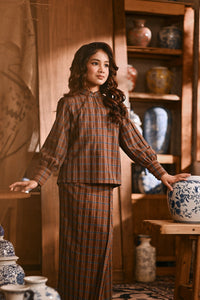 The Hariri Mandarin Collar Blouse - Copper Grid