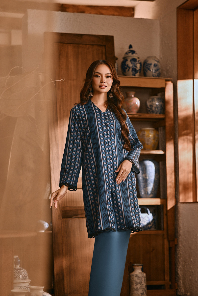 The Hariri Women Neo Kurung Top - Teal Borneo