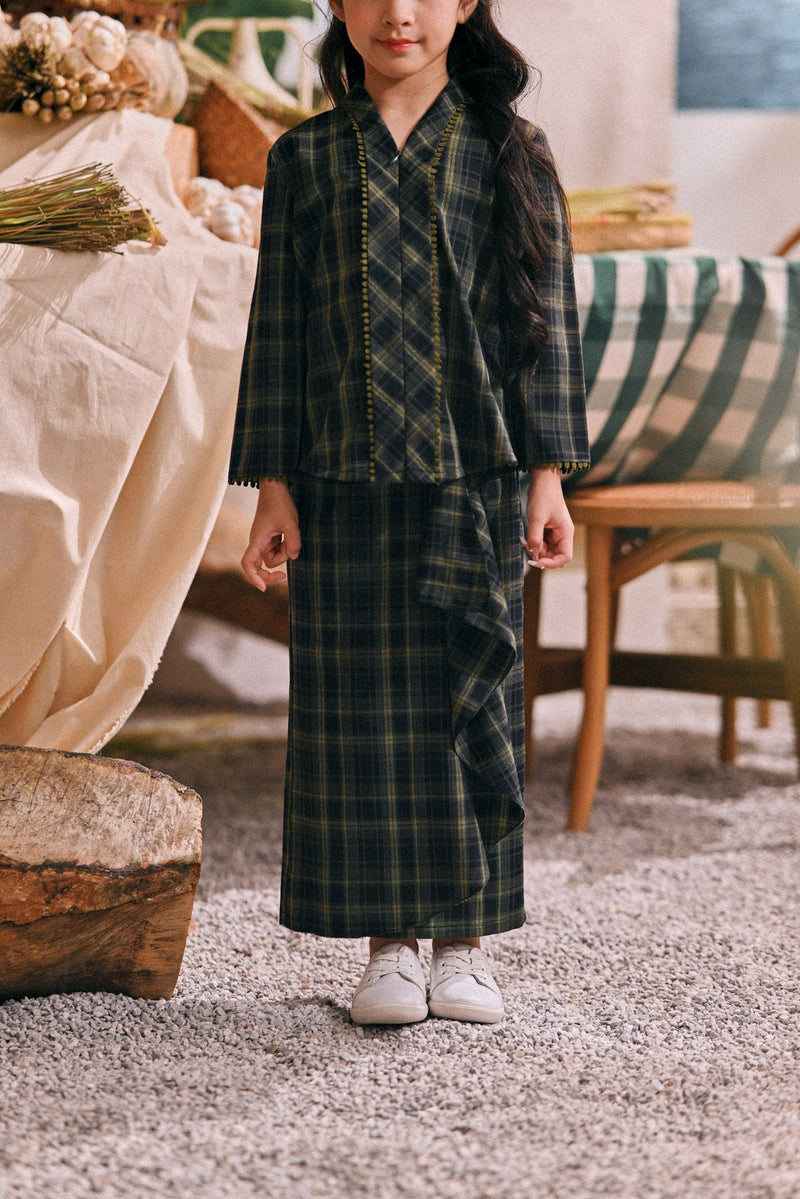 The Courtyard Broderie Flounce Skirt - EverLoom