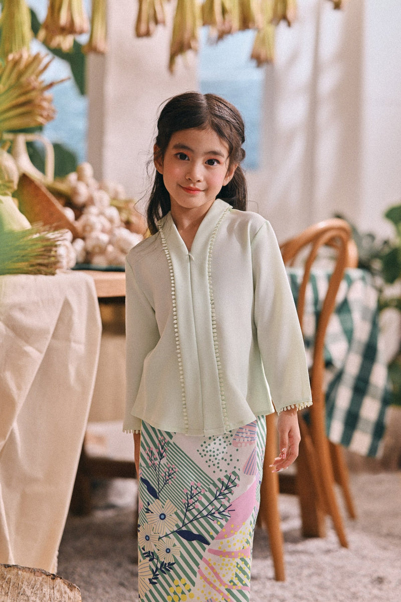 The Courtyard Kebaya Top - Baby Mint