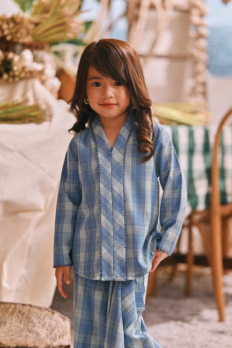 The Courtyard Kebaya Top - Bluemont Grid