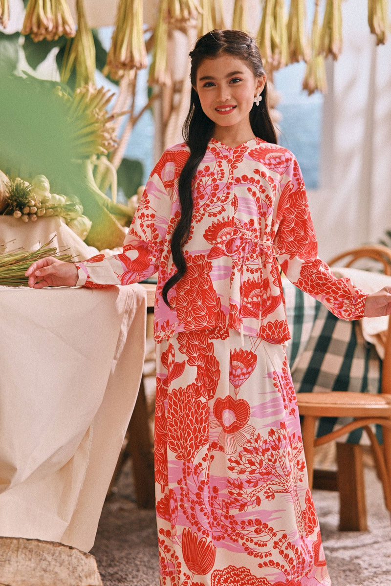 The Courtyard Side Tie Blouse - Rosee