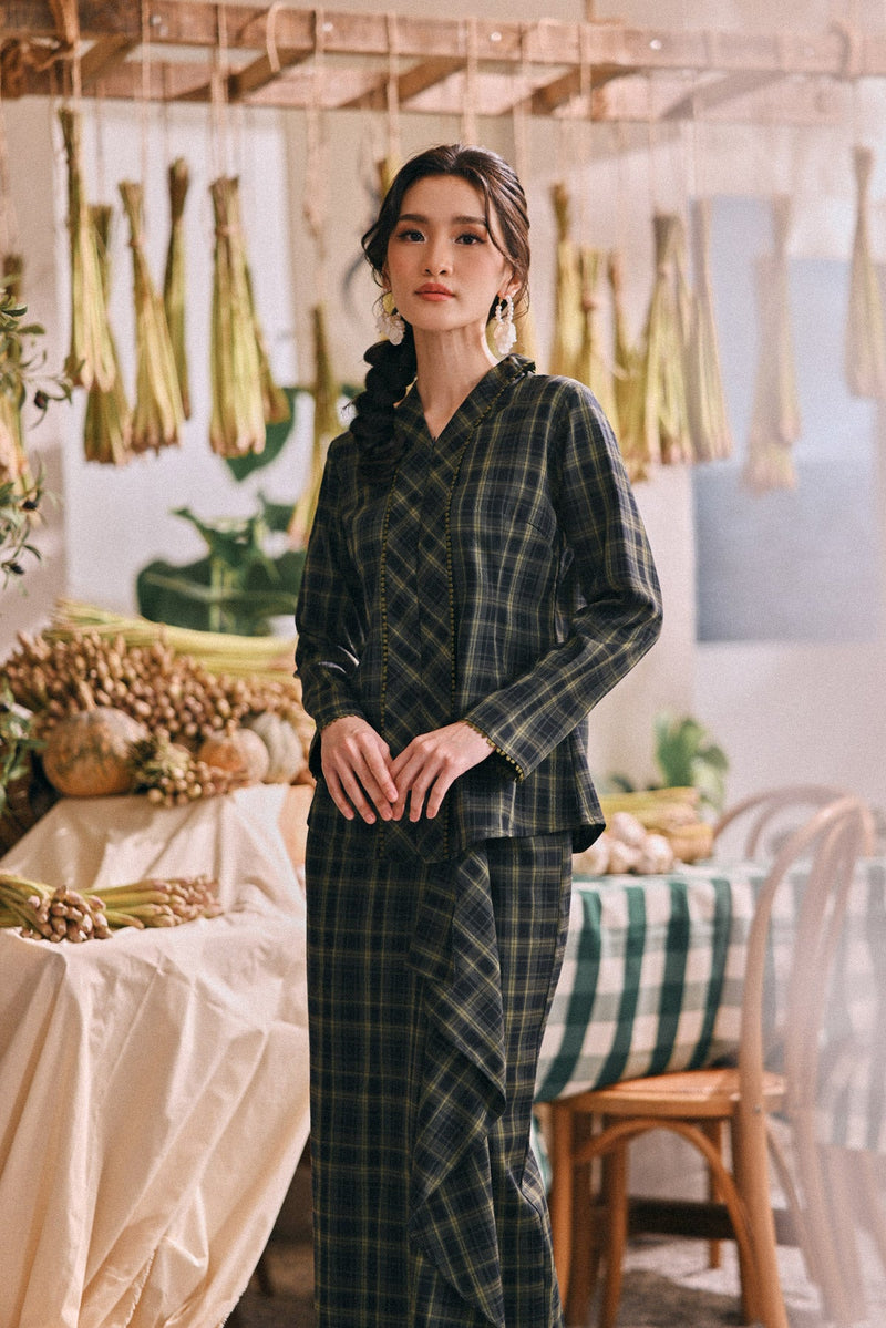 The Courtyard Women Kebaya Top - EverLoom