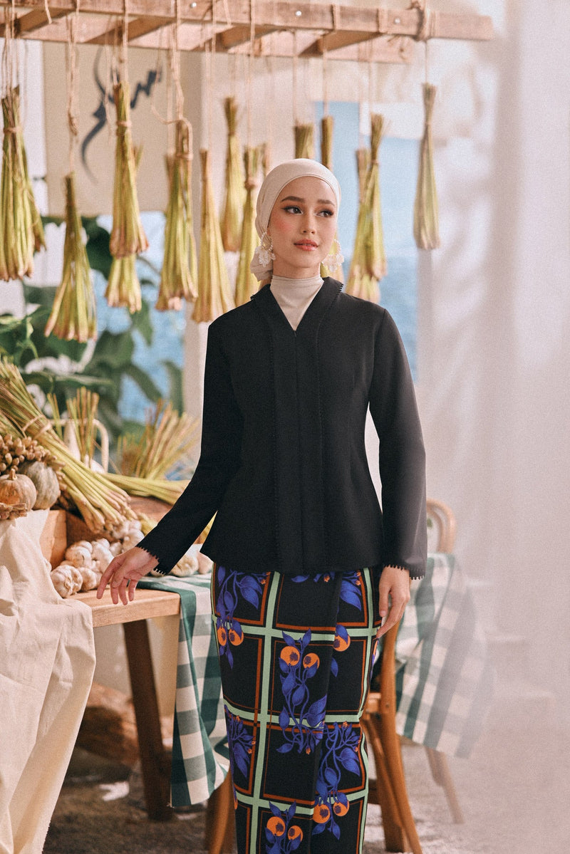 The Courtyard Women Kebaya Top - Black