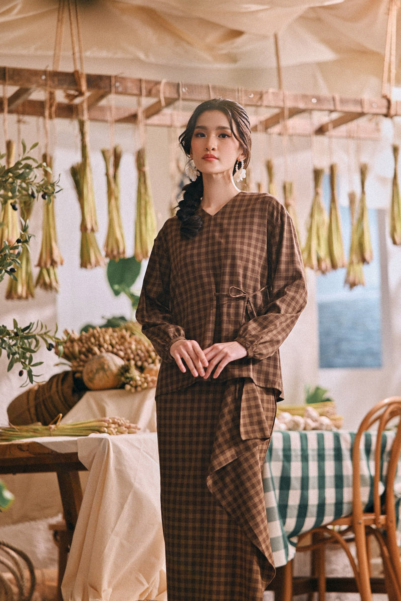 The Courtyard Women Side Tie Blouse - Walnut Plaid