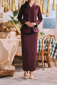 The Courtyard Women Back Pleated Skirt - Rouge Plaid