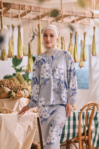 The Courtyard Women Side Tie Blouse - Bucolic