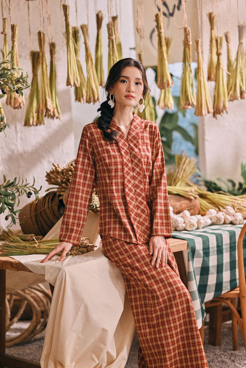 The Courtyard Women Kebaya Top - Russet Check