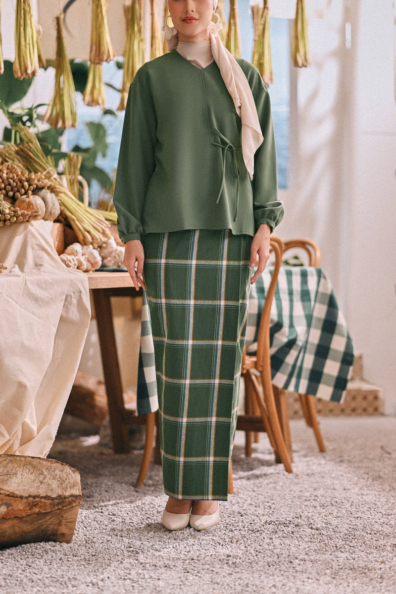 The Courtyard Women Folded Skirt - Hunter Square