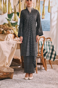 The Courtyard Women Broderie Flounce Skirt - Chess Plaid