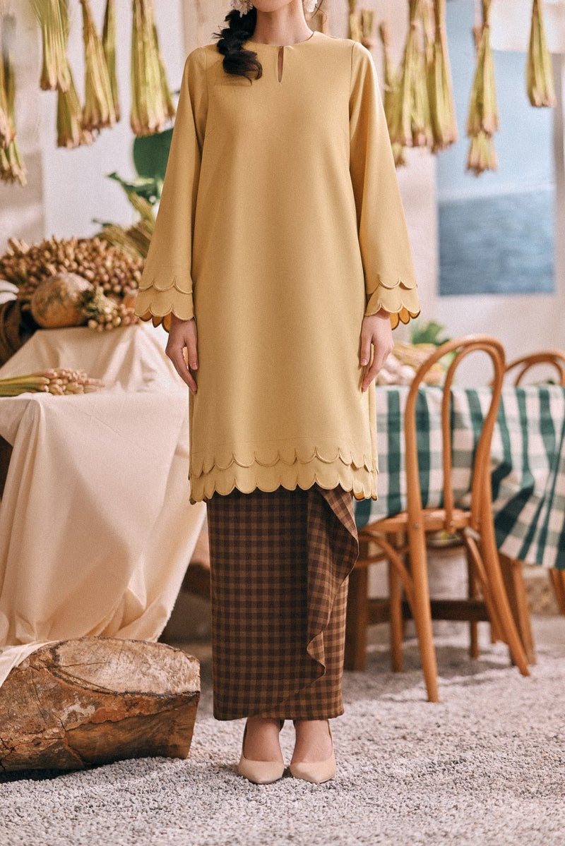 The Courtyard Women Broderie Flounce Skirt - Walnut Plaid