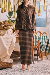 The Courtyard Women Back Pleated Skirt - Truffle Check