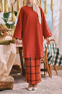 The Courtyard Women Back Pleated Skirt - Blaze Square