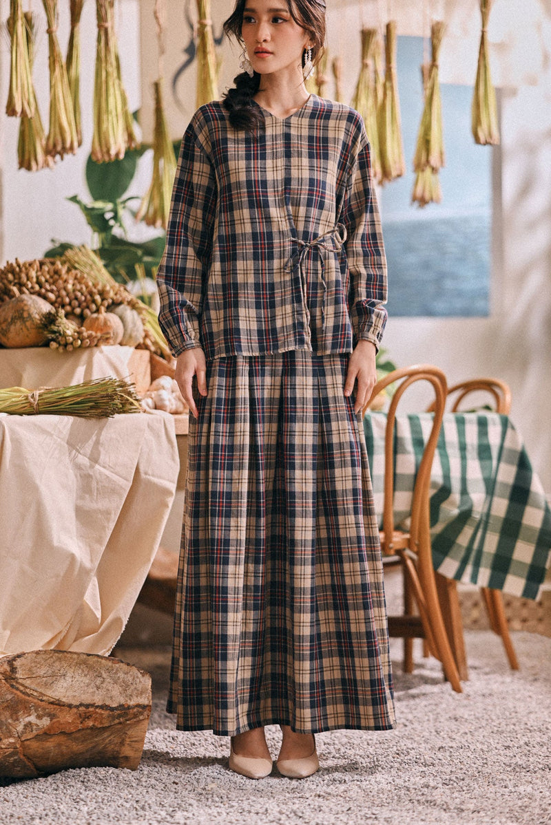 The Courtyard Women A-Line Skirt - Navy Plaid