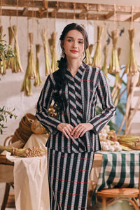 The Courtyard Women Kebaya Top - Black Beauty