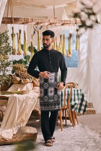 The Courtyard Men Baju Melayu Cekak Musang - Black