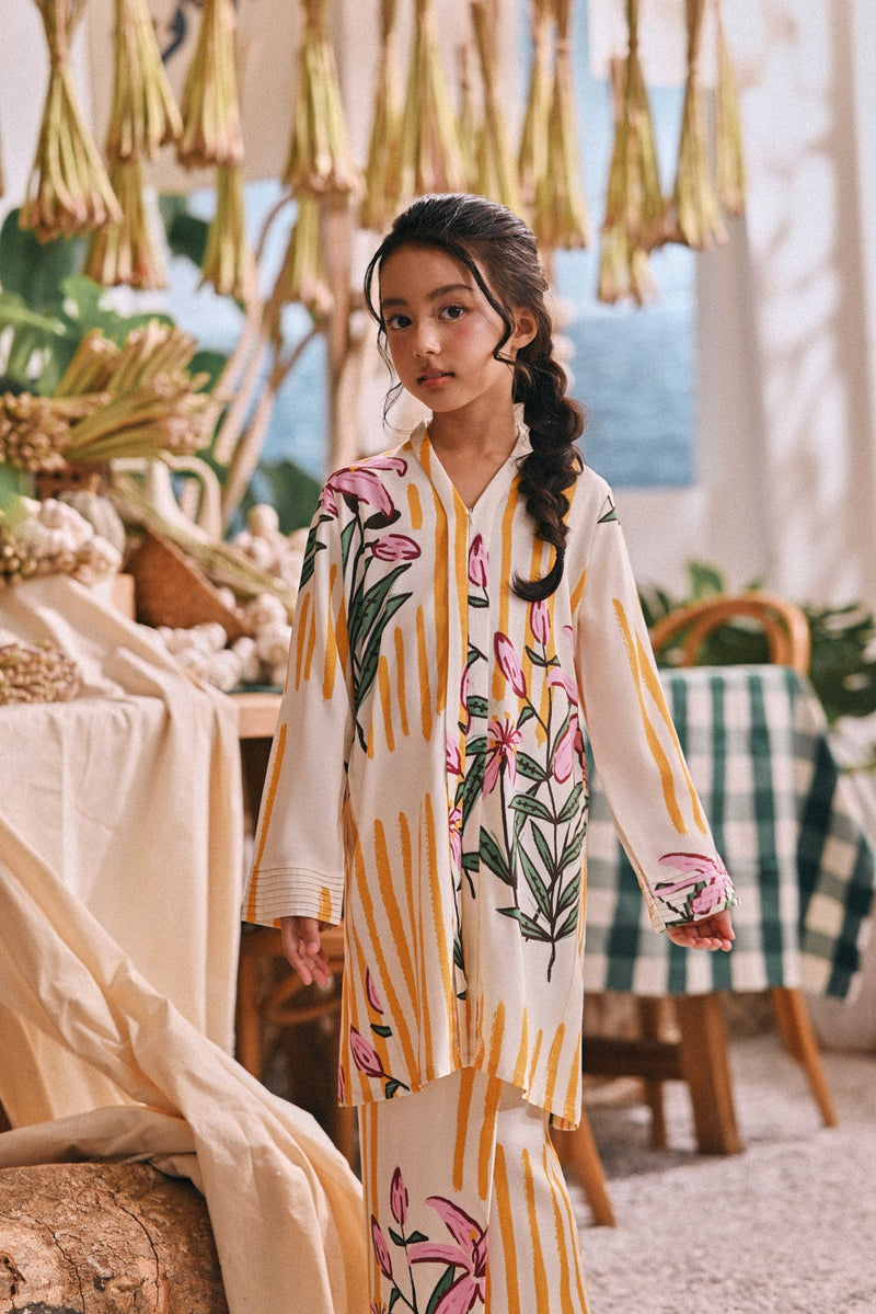 The Courtyard Kebarung Top - Bright