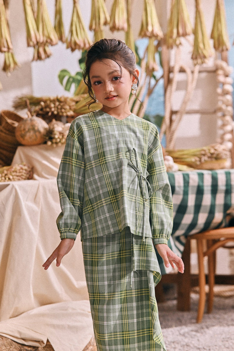 The Courtyard Side Tie Blouse - Clover Grid