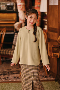 The Akar Kita Kedah Blouse Top - Pale Olive