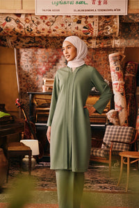 The Akar Kita Women Kebarung Top - Sage Green