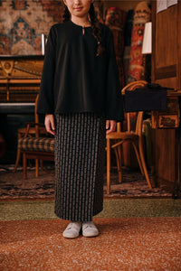 The Akar Kita Folded Skirt - Black Streak