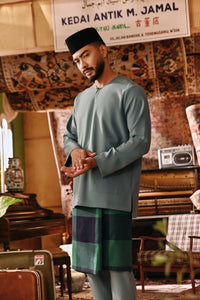 The Akar Kita Men Baju Melayu Teluk Belanga - Pine Green