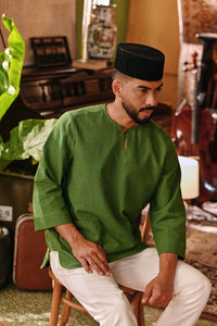 The Akar Kita Men 3/4 Sleeve Kurta - Greenflux