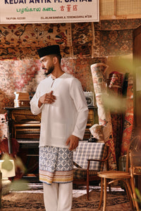 The Akar Kita Men Baju Melayu Teluk Belanga - Off White