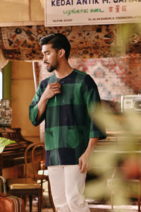 The Akar Kita Men 3/4 Sleeve Kurta - Green Square