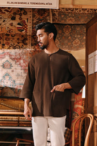 The Akar Kita Men 3/4 Sleeve Kurta - Brown Dash