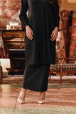 The Akar Kita Women Folded Skirt - Black Dash