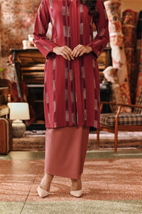 The Akar Kita Women Folded Skirt - Dark Mauve