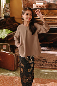 The Akar Kita Kedah Blouse Top - Silver Mink