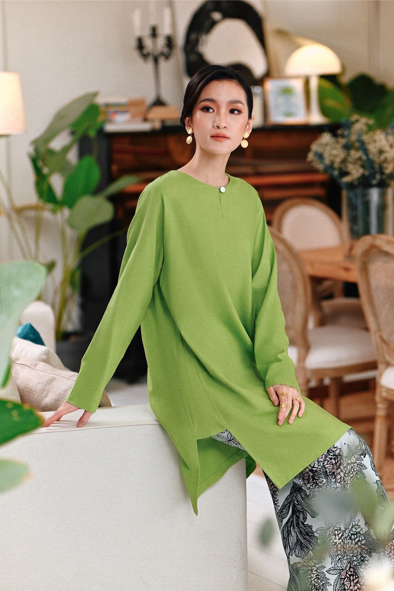 The Jumpa Women Pesak Kurung Top - Lime Green