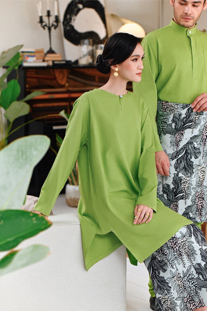 The Jumpa Women Pesak Kurung Top - Lime Green