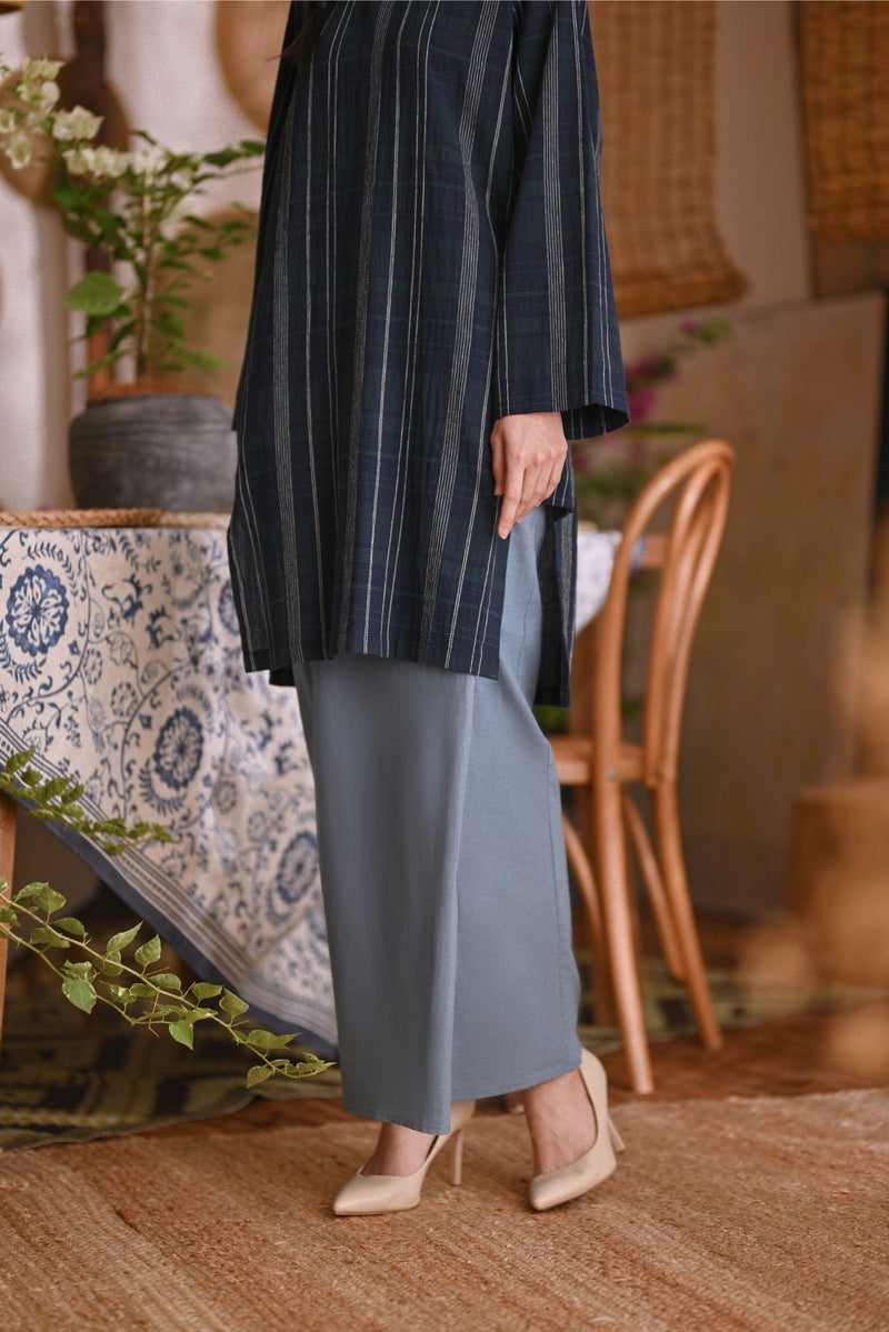 The Hening Women Folded Skirt - Air Force Blue