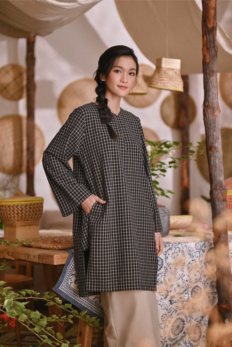 The Hening Women Kurung Riau Top - Black Gingham