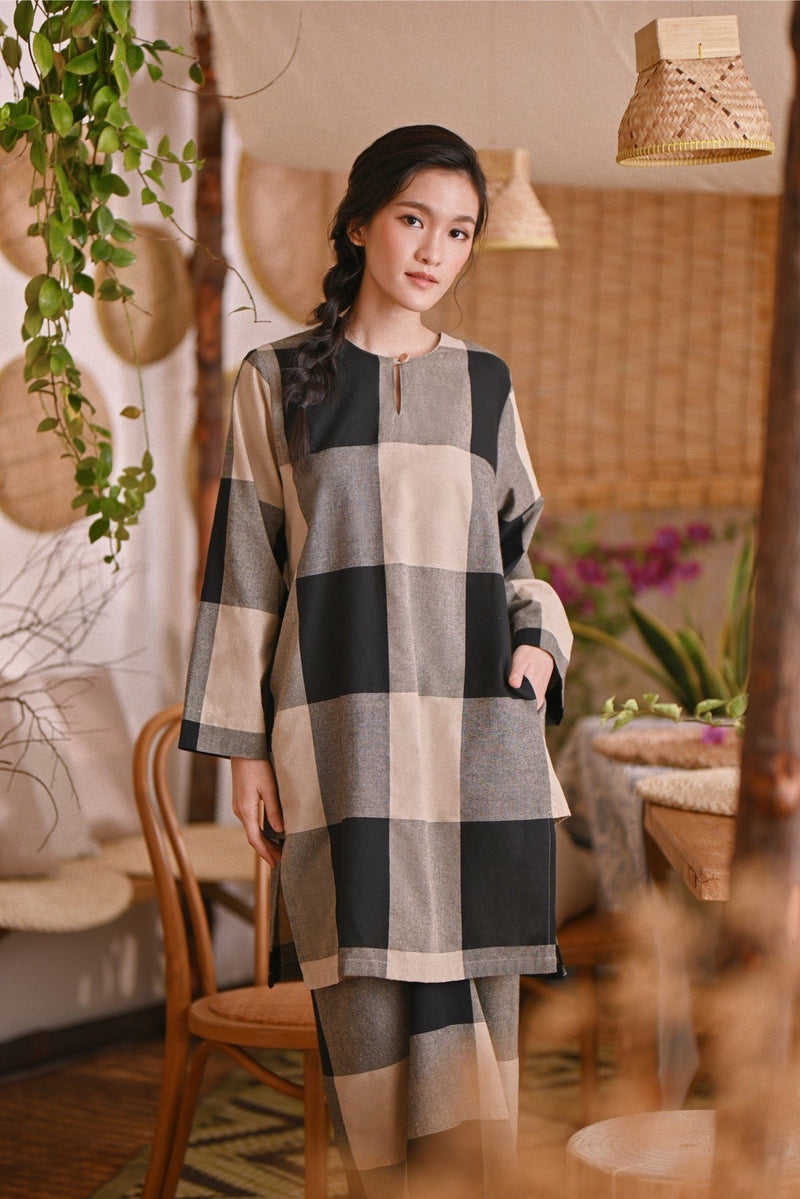 The Hening Women Kurung Riau Top - Black Square