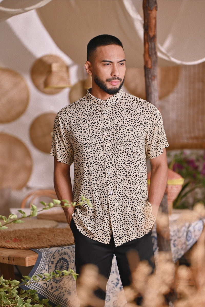 The Hening Men Batik Shirt - Champagne Safari