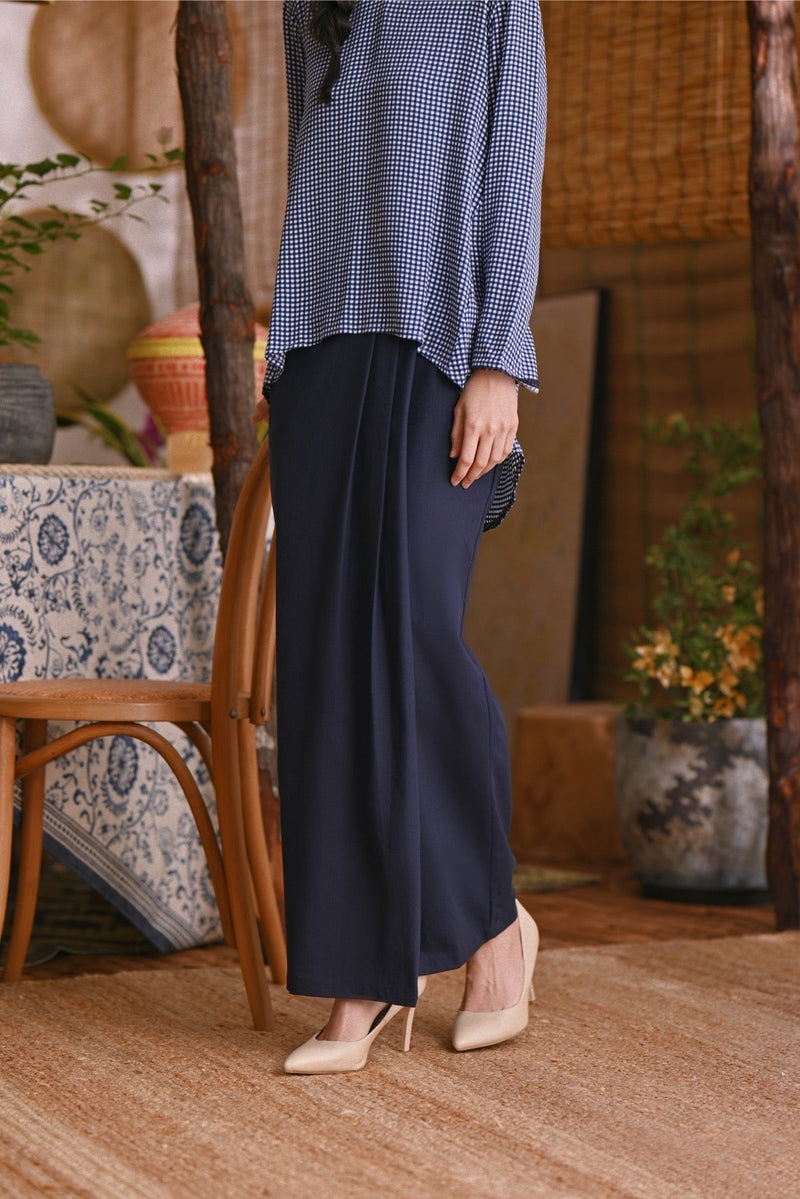 The Hening Women Pleats Folded Skirt - Navy Blue