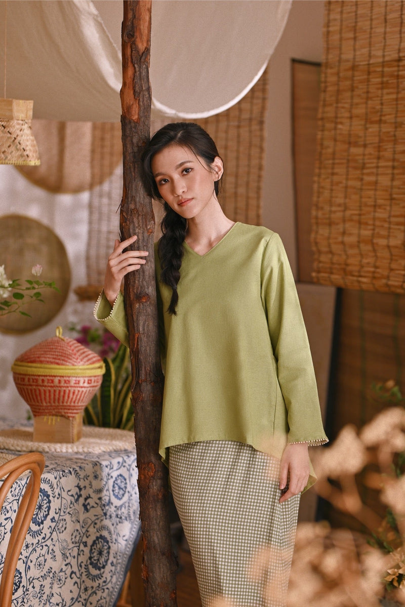 The Hening Women Flare Blouse - Lawn Green