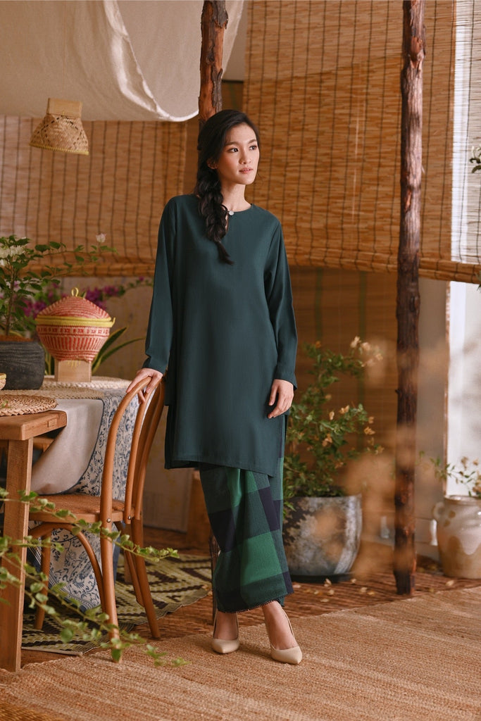 The Hening Women Pesak Kurung Top - Emerald Green