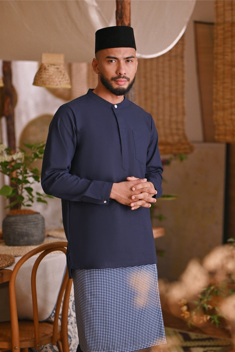 The Hening Men Baju Melayu Top - Navy Blue